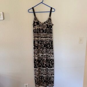 Elegant Black and White Maxi Dress